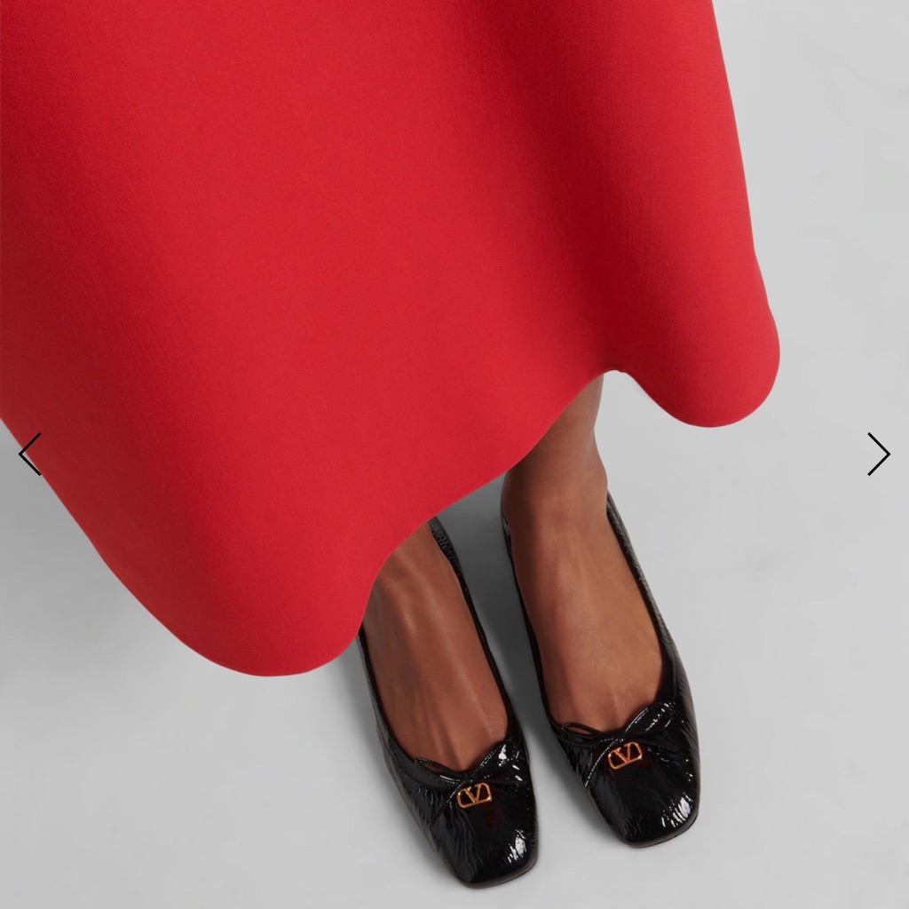 Brand New Exclusive Valentino Vlogo Signature Patent Flat
